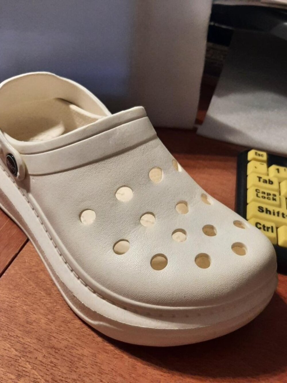 Women Sport Crocs Clogs White PreLoved Size 37-38